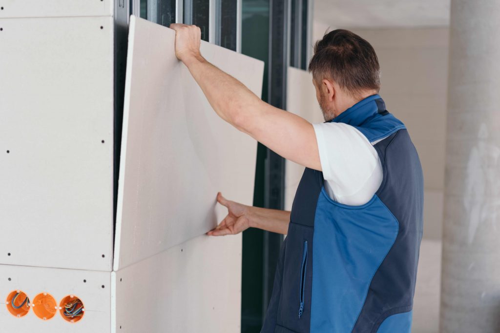 csr gyprock wall installation by a qualify gyprocker in sydney CBD
